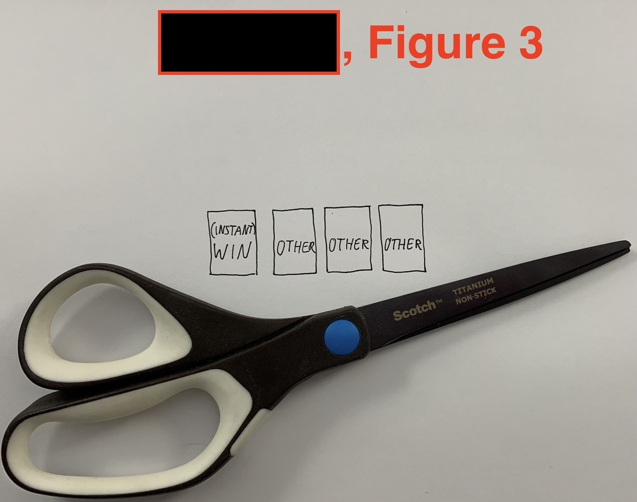 Figure 3 - Découpe des rectangles aux ciseaux